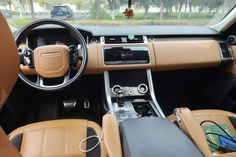 Used Land Rover Range Sport 2018 3.0 SC V6 HSE DYNAMIC Center Console