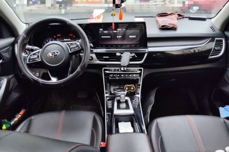 Used Kia KX3 2020 1.5L CVT Trend Edition Center Console