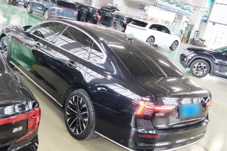 Used Volvo S90 2026 B5 Zhiyuan Luxury Edition