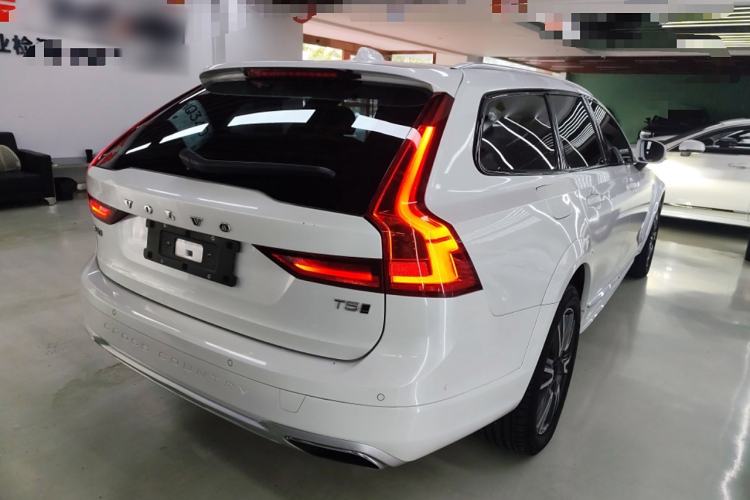 Used Volvo V90 2019 Cross Country T5 AWD Luxury Edition China VI Standard