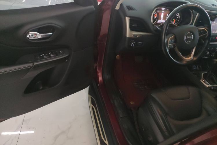 Used Jeep Cherokee 2016 2.0L Superior Edition