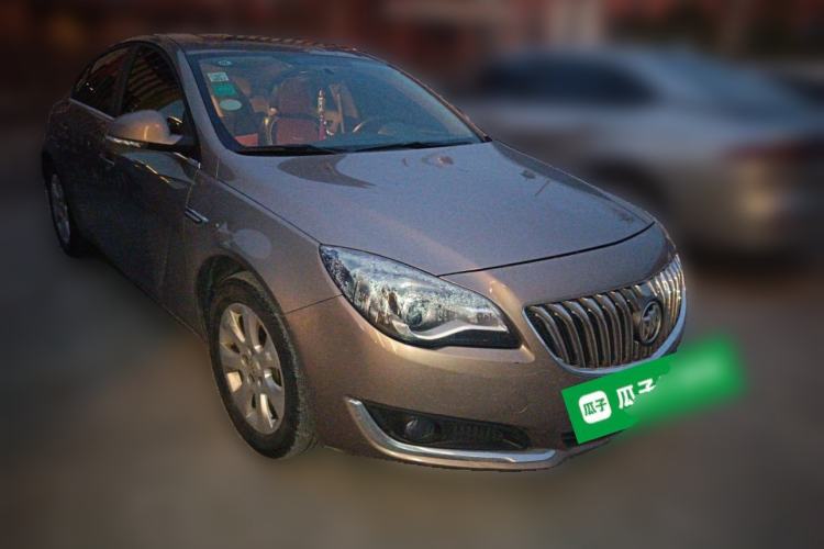 Used Buick Regal 2015 2.0L Leading Fashion Edition Front Right 45 Deg