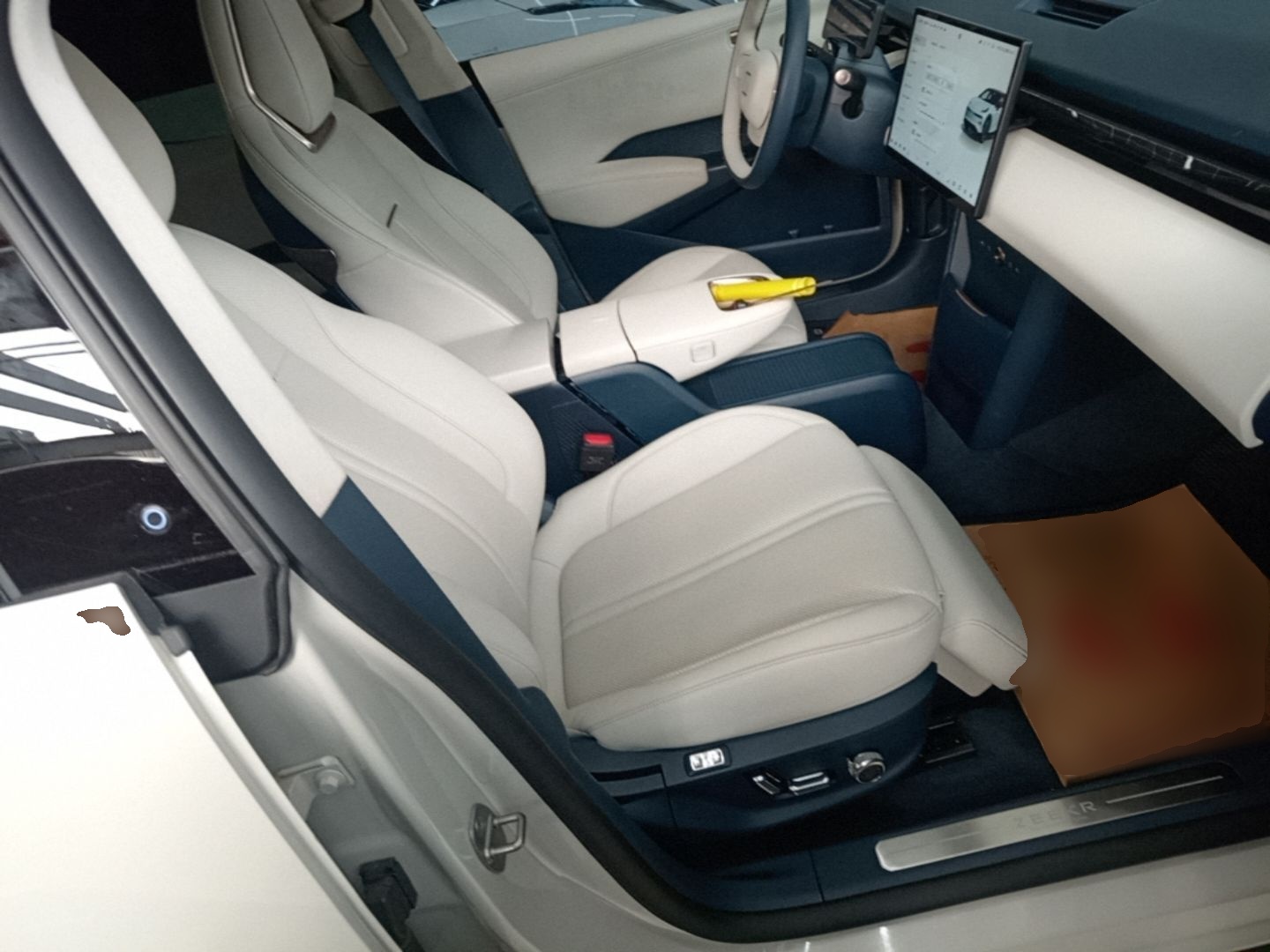 Zeekr X 2023 Rear-Drive YOU Edition 4 Seats — снимка 19