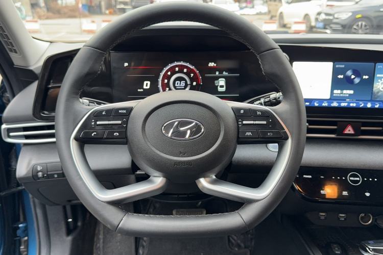 Used Hyundai Elantra 2022 1.5L CVT LUX Prestige Edition
