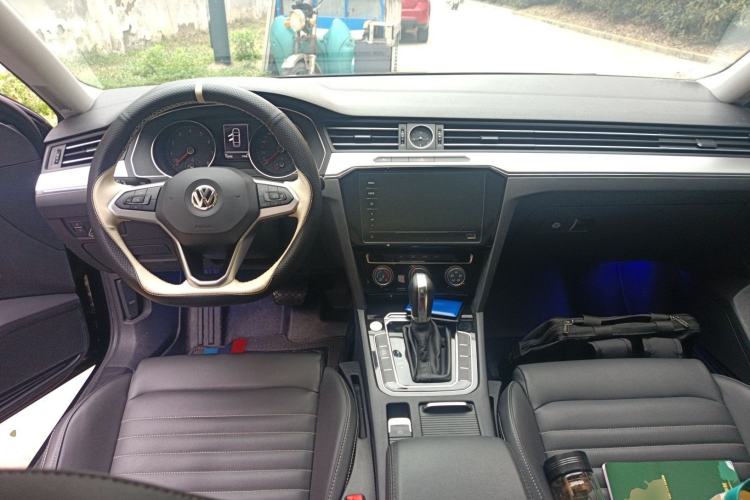 Used Volkswagen Magotan 2020 280TSI DSG Comfort Edition Center Console
