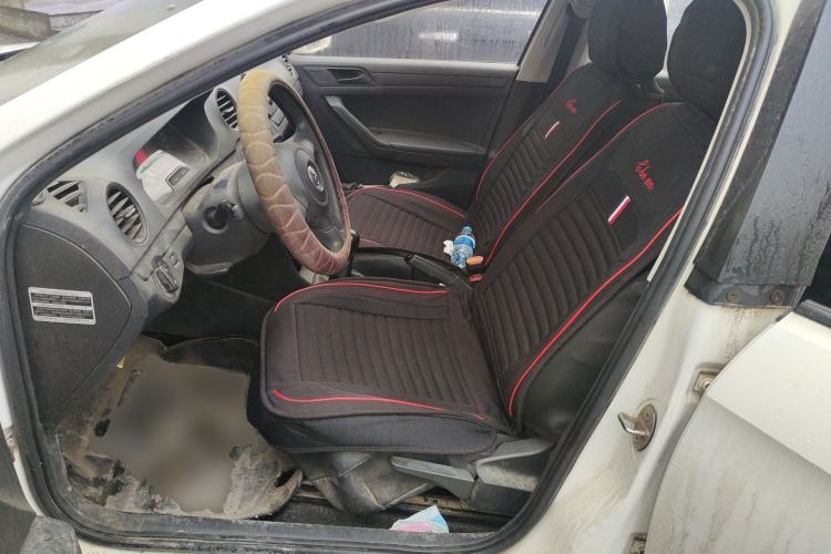 Used Volkswagen Jetta 2015 Value Edition 1.6L Manual Fashionable Style Left Front Seat