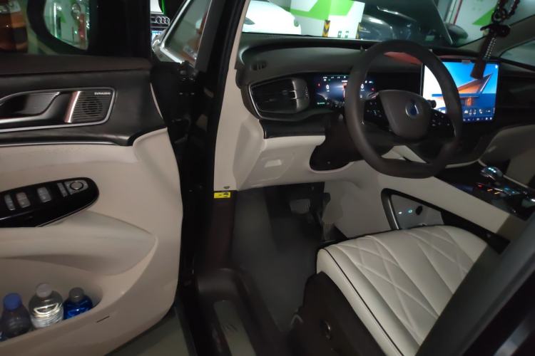 Used Denza D9 2024 DM-i 1050 Luxury Model