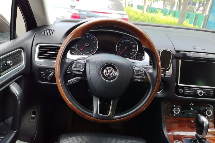 Used Volkswagen Touareg 2011 3.0 TSI High-End Version
