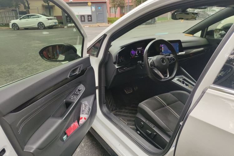 Used Volkswagen Golf 2023 Facelift 280TSI DSG R-Line Lite
