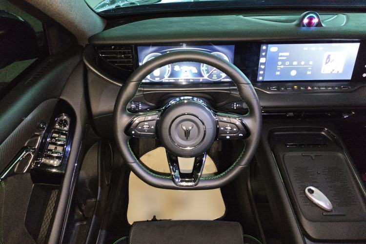 Used VOYAH FREE 2025 318 318 km Rear-Drive Touring Edition Steering Wheel