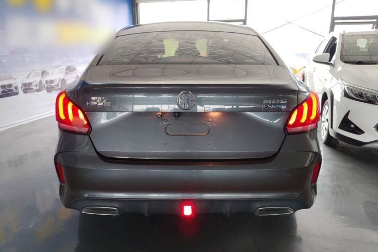 Used MG 5 2022 180 DVVT CVT Youth Luxury Edition
