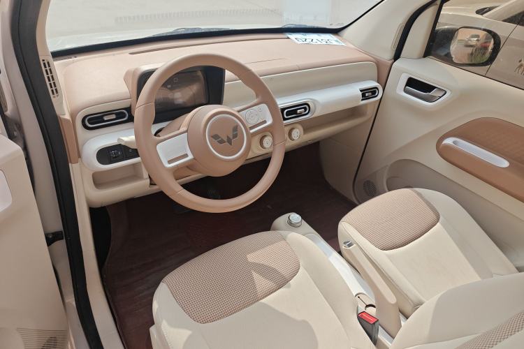 Used Wuling Hongguang MINIEV 2024 3rd Generation 215km Youth Edition Center Console