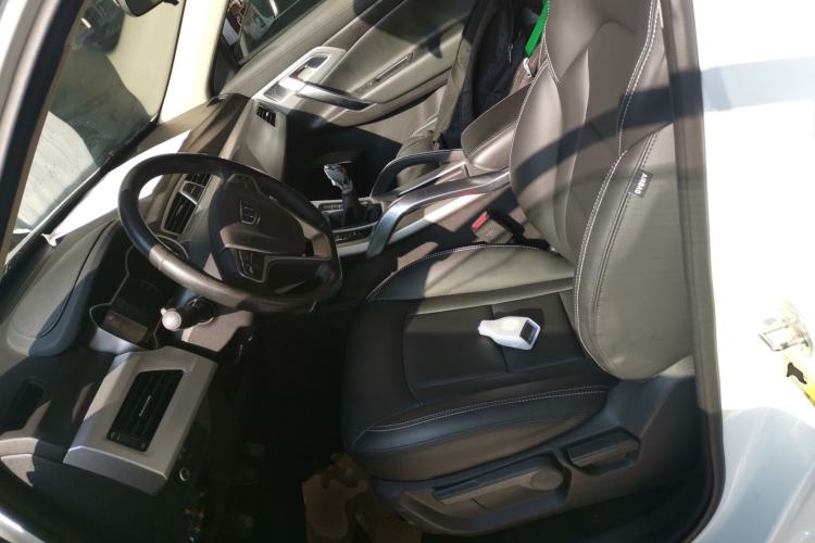Used Geely Auto Emgrand X7 Sport 2016 2.0L Manual ZhiShang Version Left Front Seat