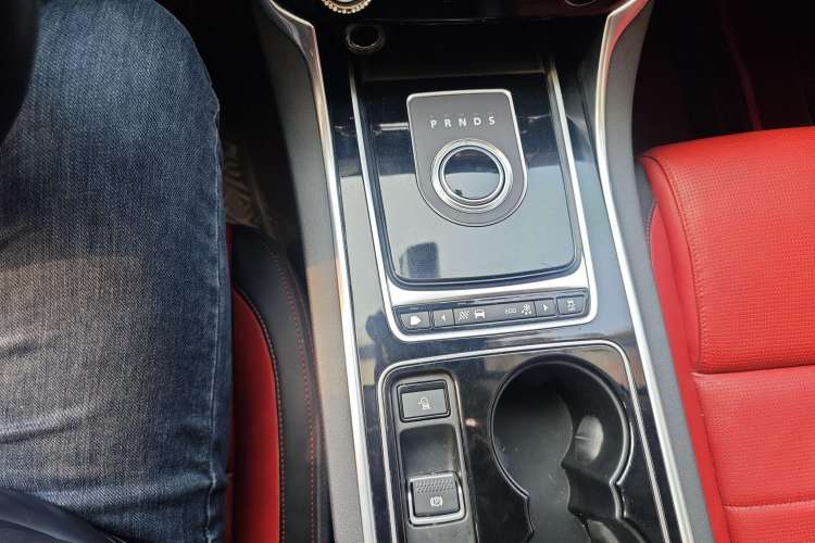 Used Jaguar XE 2015 2.0T 200 PS R-Sport