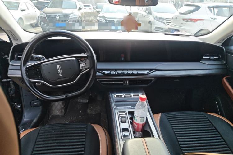 Used Lincoln Z 2025 2.0T Prestige Edition Center Console