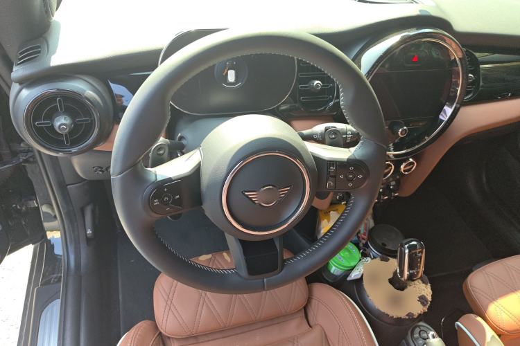 Used MINI MINI 2023 Updated 2.0T COOPER S Artist
