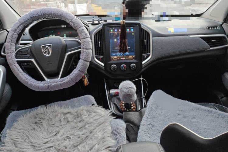 Used Baojun 530 2020 1.5T Manual Comfort Version 5 Seats Center Console