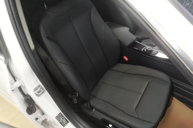 Used BMW 3 Series 2016 320Li Ambition Model
