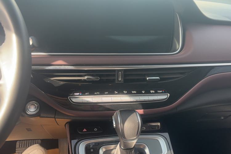 Used GAC Trumpchi M6 2023 PRO 270T DCT Luxury Edition Audio And AC Panel