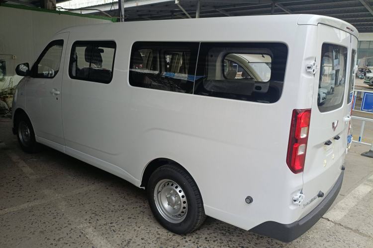 Used Wuling Yangguang 2025 Model 400km Bus Edition—Comfort Edition