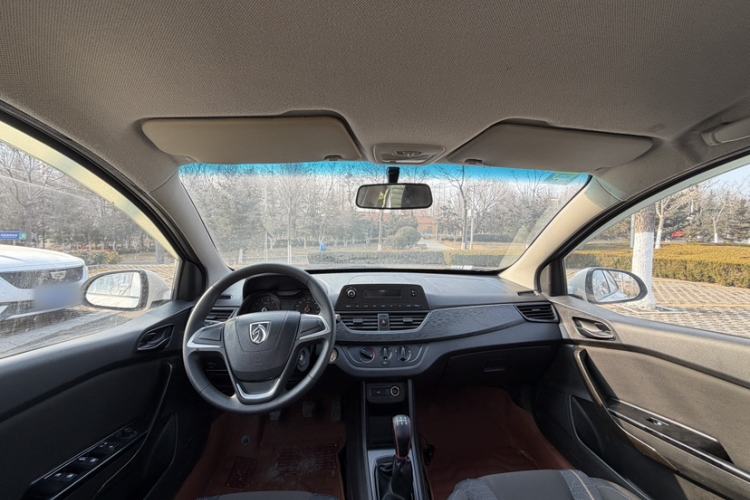 Used Baojun 310 2016 1.2L manual Comfort trim level