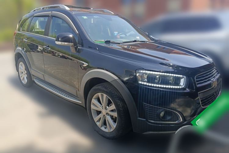 Used Chevrolet Captiva 2015 2.4L 4x4 Flagship Edition 7-Seater
