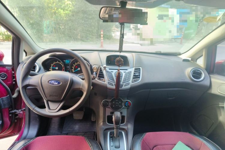 Used Ford Fiesta 2013 Hatchback 1.5L Automatic Fashion Edition Center Console