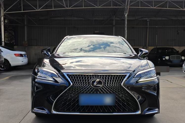 Used Lexus LS 2018 500h Excellence Edition China VI standard