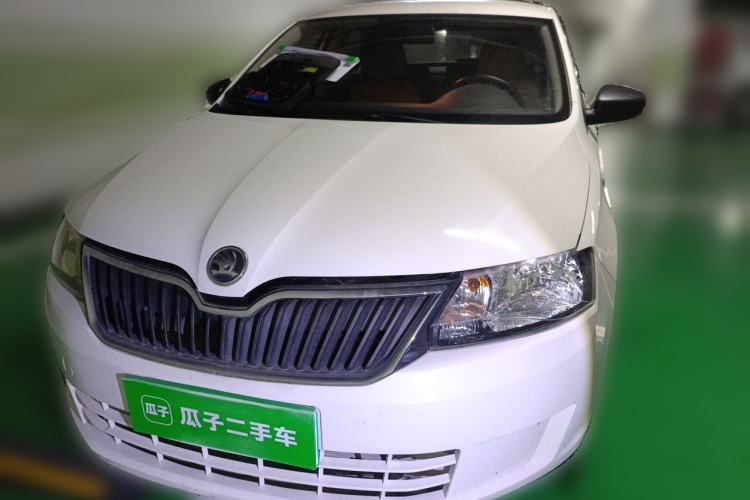 Used Skoda Rapid 2013 1.6L Manual Enjoyment Model

