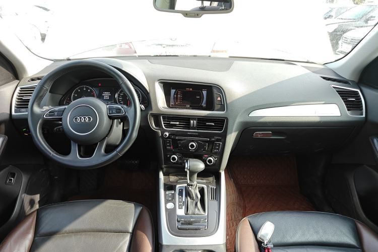 Used Audi Q5 2018 Collector's Edition 40 TFSI Technology Model
