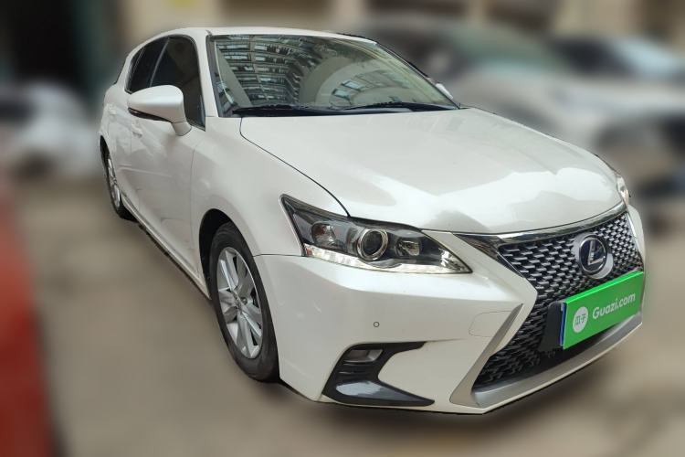 Used Lexus CT 2014 CT200h Comfort Edition Monochrome Front Right 45 Deg