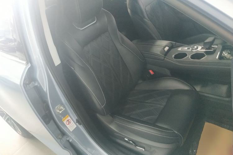 Used Changan UNI-K 2023 2.0T Two-Wheel Drive Yue Ling Trim
