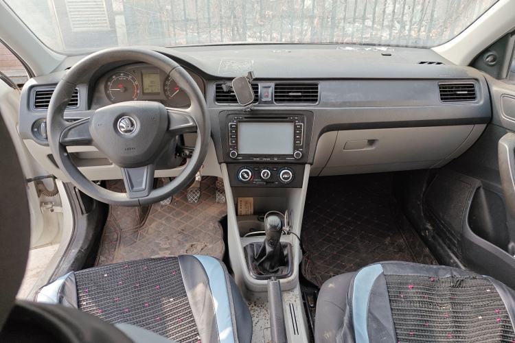 Used Skoda Rapid 2016 1.6L Manual Front-Wheel-Drive Version
