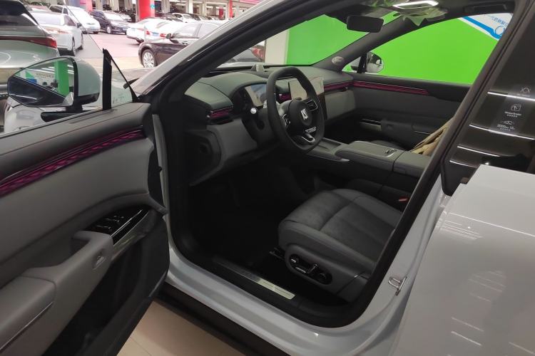 Used Zeekr 7X 2025 100 kWh Long-Range Rear-Wheel Drive with Intelligent Driving Features
