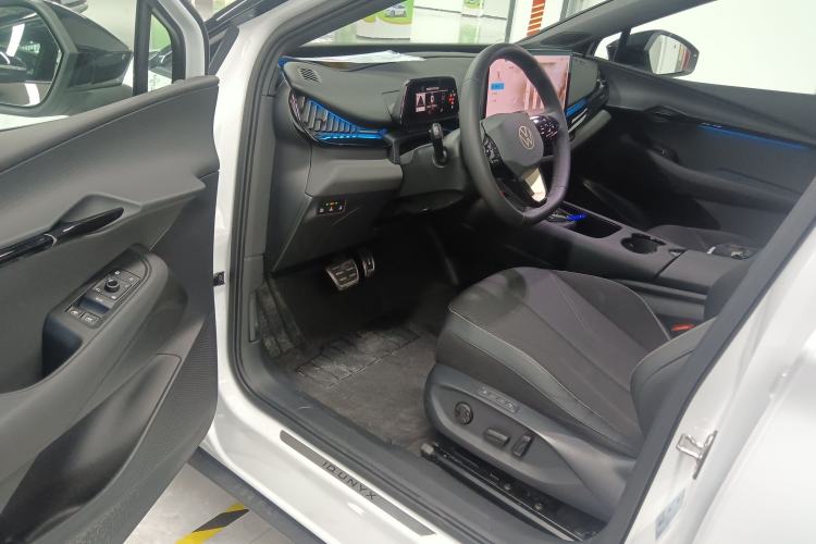 Used Volkswagen ID.UNYX 2024 Pro Long-Range Version Driver Seat