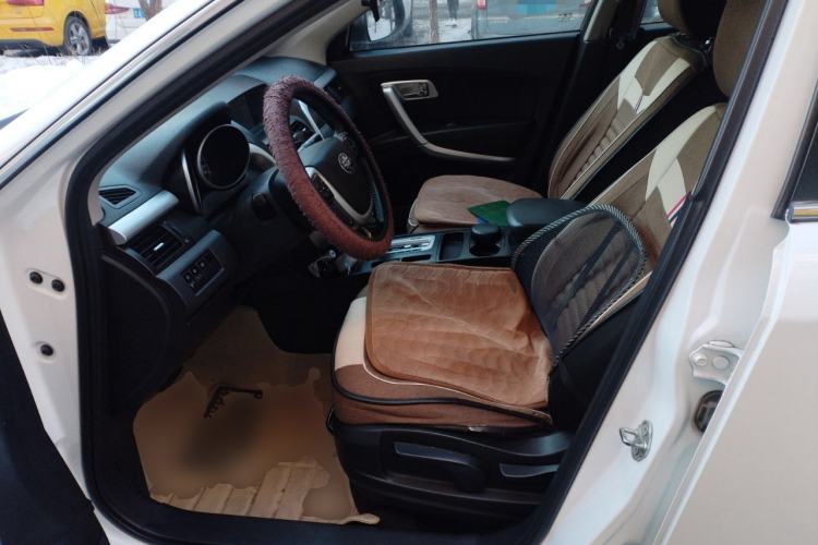 Used Bestune X80 2013 2.0L automatic comfort version