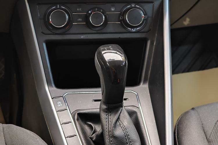 Used Volkswagen Polo 2023 Revised Plus 1.5L Automatic – Enjoy Life Edition Gear Lever