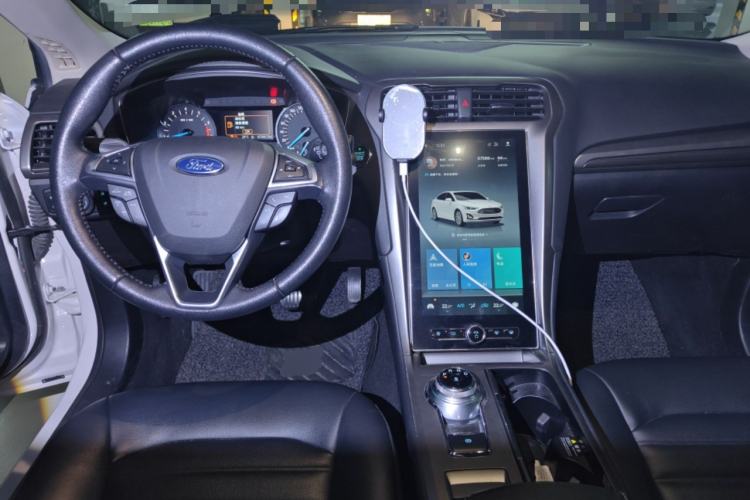 Used Ford Mondeo 2020 EcoBoost 180 Stylish Model Center Console