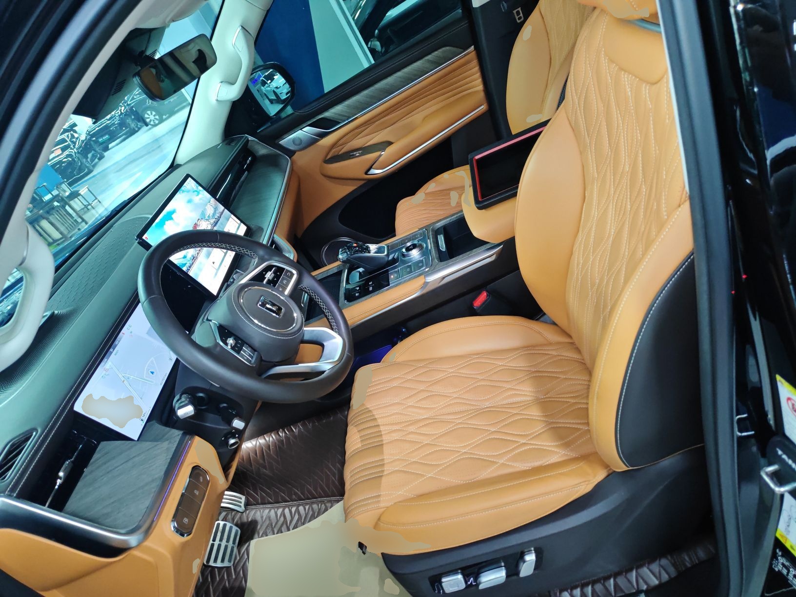 المقاعد الأمامية داخل السيارة