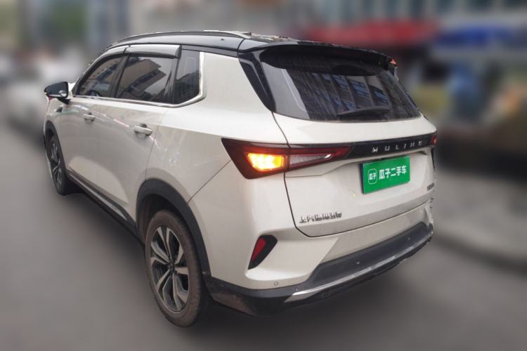 Used Wuling Asta 2022 2.0L DHT Electric-Speed Version
