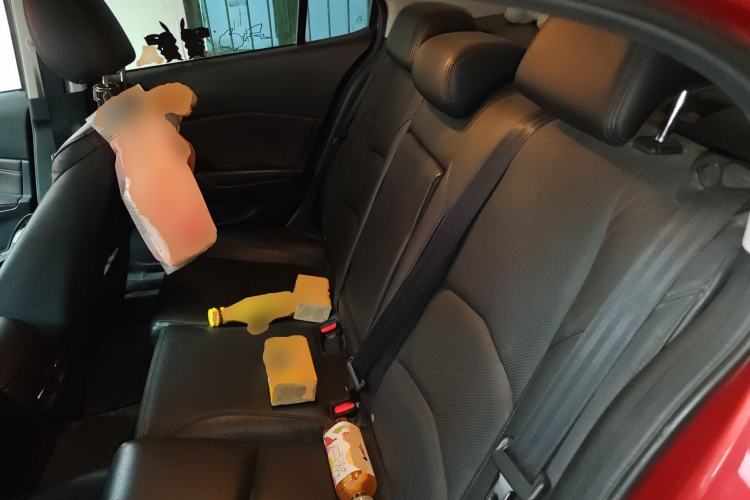 Used Mazda 3 Axela 2019 Cloud-Controlled Version Sedan 2.0L Automatic Luxury Trim China VI Standard Left Rear Seat