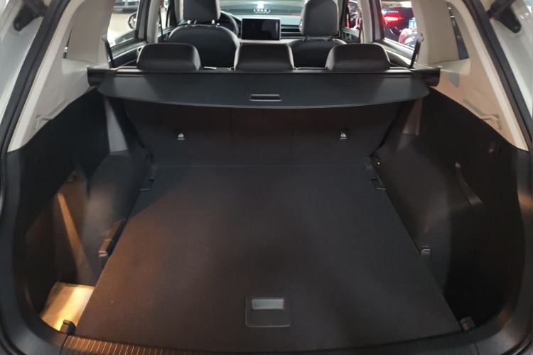 Used Volkswagen Tiguan L 2023 330TSI Automatic Two-Wheel Drive R-Line Enjoyment Edition
