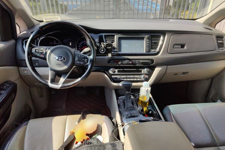 Used Kia Carnival 2017 2.2T Flagship Edition China V Standard Center Console
