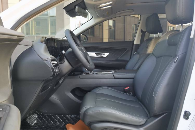 Used Dongfeng Aeolus Huge 2022 Mach Dual-Motor 1.5T MHD Dare-to-Dream Edition