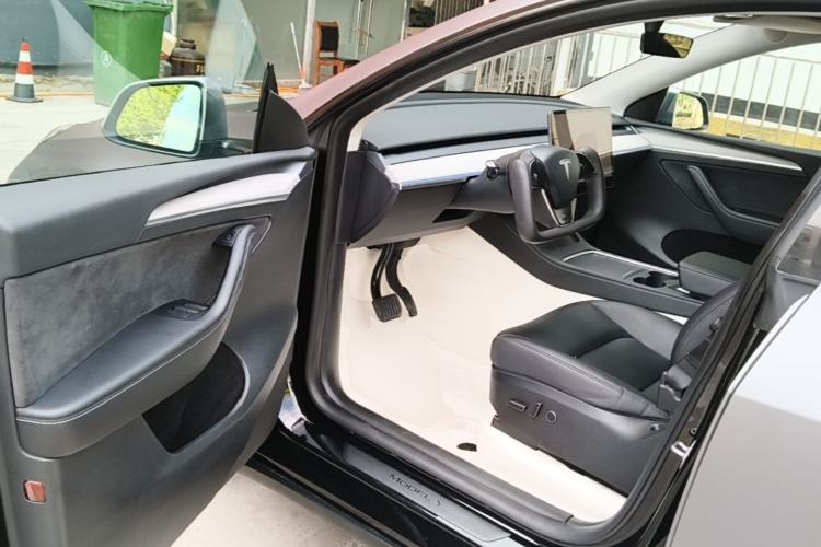 Used Tesla Model Y 2023 Rear-Wheel-Drive Version