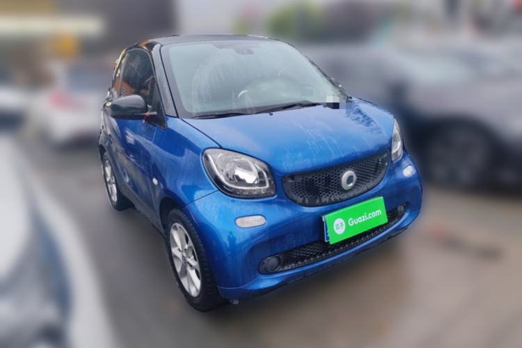 Used smart fortwo 2018 1.0L 52kW Hardtop Dynamic Version China V Front Right 45 Deg