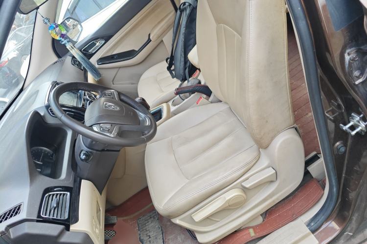 Used Baojun 730 2014 1.5L Manual Luxury Navigation ESP Version 7 Seats