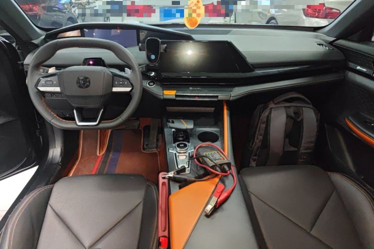 Used CHANGAN UNI-V 2022 1.5T Prestige Version Center Console