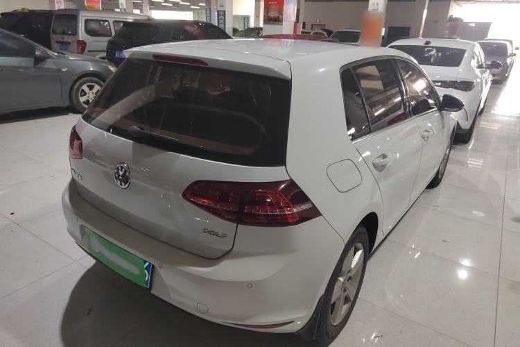 Used Volkswagen Golf 2017 1.6L Automatic Comfort Million-Vehicle Anniversary Edition Rear Right 45 Deg