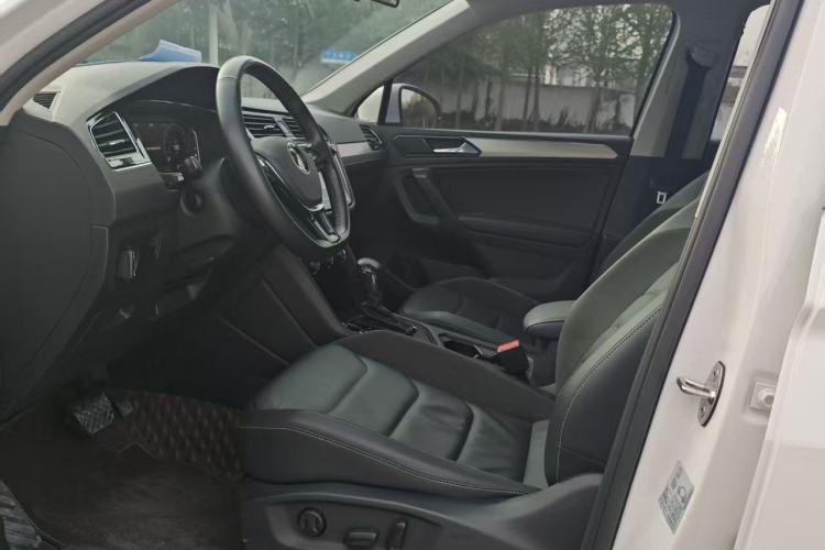 Used Volkswagen Tiguan L 2021 330TSI Automatic Two-Wheel Drive Smart Edition Left Front Seat